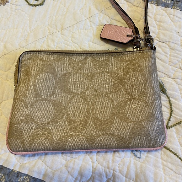 Coach wristlet - Picture 2 of 4